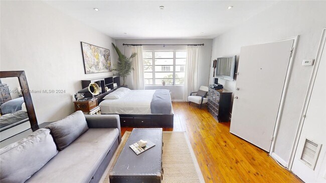 Foto del edificio - 730 12th St