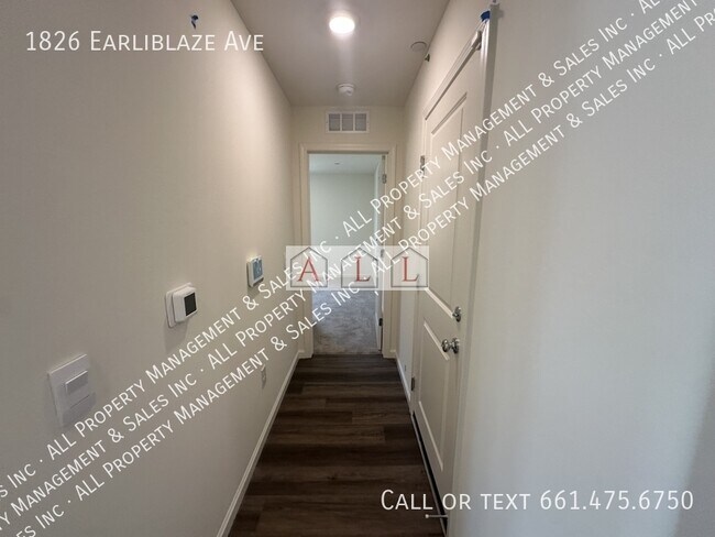 Foto del edificio - 1826 Earliblaze Ave
