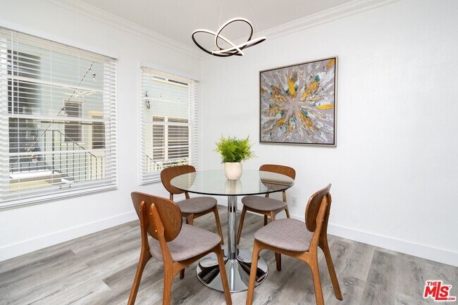 Foto del edificio - 1848 1/2 N Edgemont St