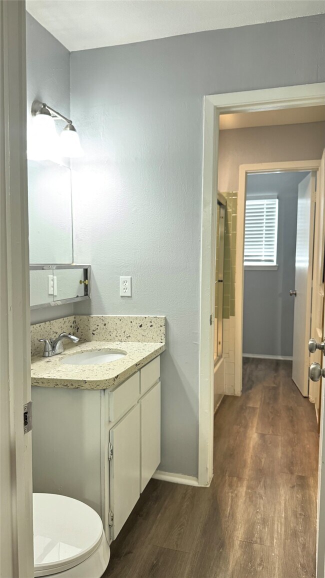Building Photo - 7925 Grove Ridge Dr