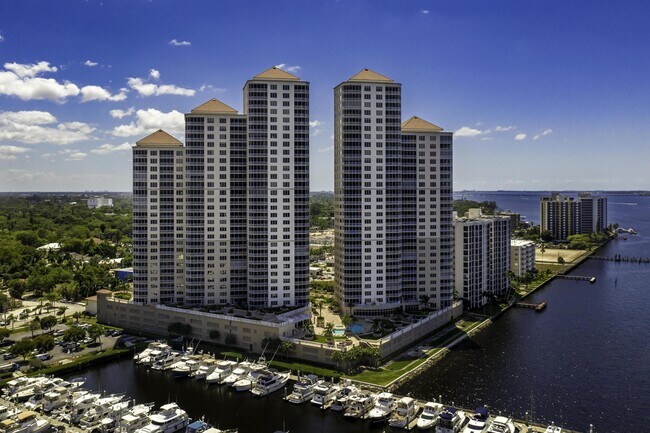 Foto del edificio - 2090 W First St