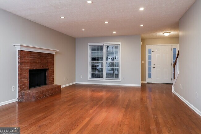 Building Photo - 655 Simon Ive Dr