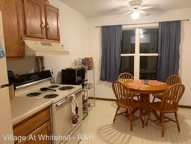 Building Photo - 701-722 Village Dr