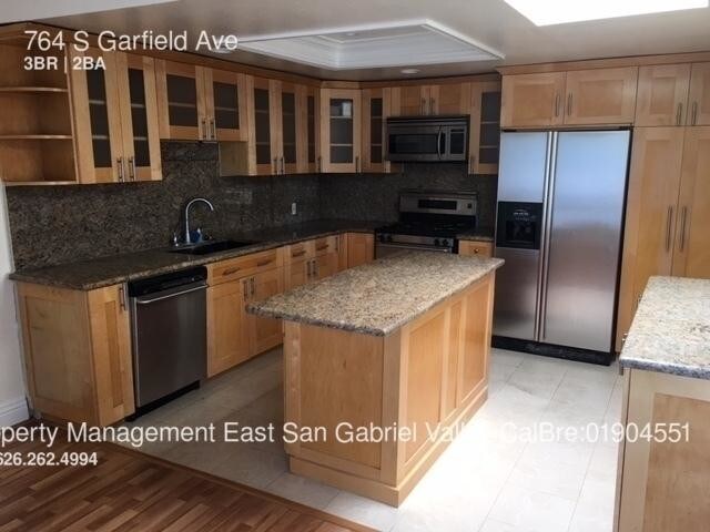 Foto del edificio - 3 bedroom in Monterey Park CA 91754