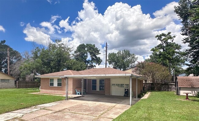 Foto del edificio - 17706 Wild Oak Dr