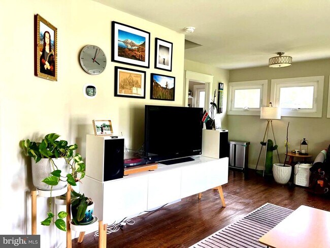 Foto del edificio - 7002 Quander Rd