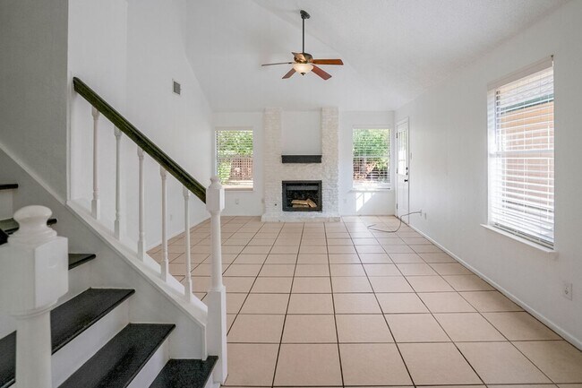 Building Photo - 16827 Whitebrush Loop
