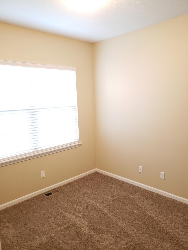 Foto del edificio - 8333 N Nodaway Ave