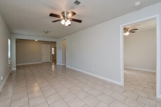 Building Photo - 2118 Thonig Rd