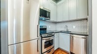 Primary Photo - 226 Manhattan Ave