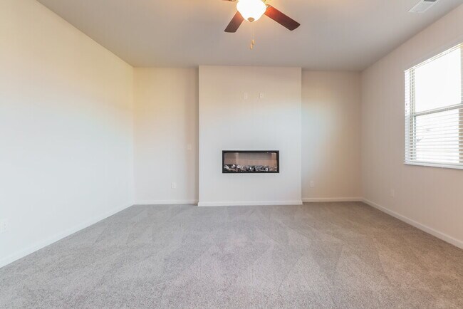 Foto del edificio - 144 Hamilton Pointe Dr