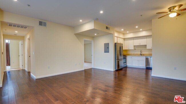 Foto del edificio - 155 S Oxford Ave