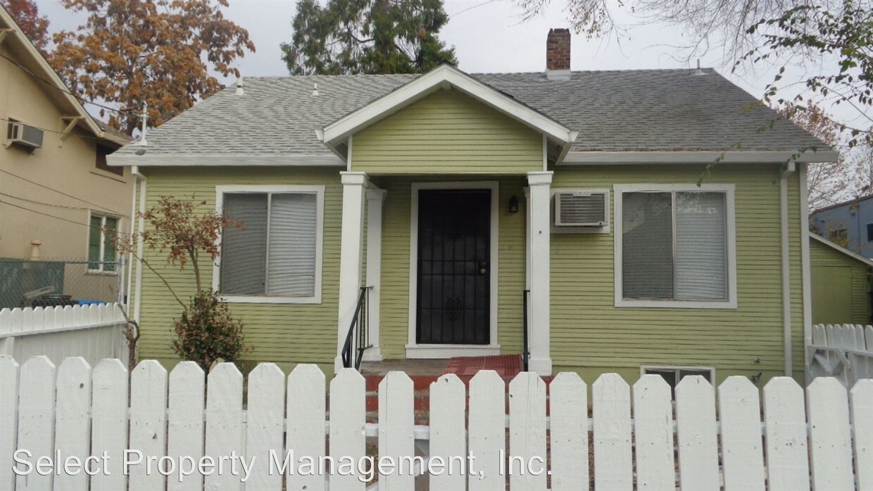Primary Photo - 815 Oak St