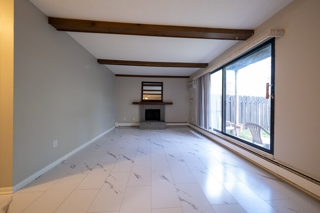 Building Photo - 7186 72nd Ln N