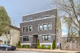Building Photo - 1008 W Cullerton St
