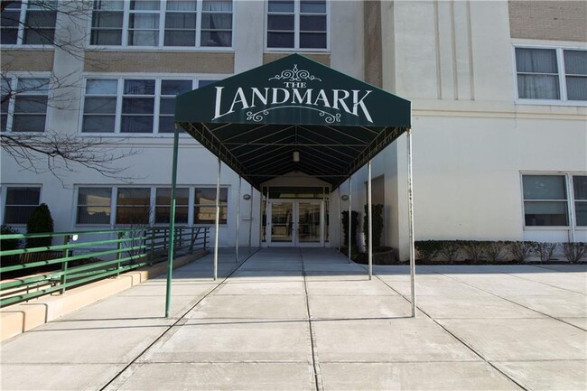Building Photo - 1 Landmark Sq