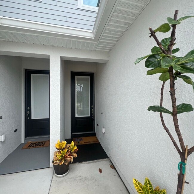 Foto del edificio - Luxurious Carrabelle Townhome with Premium...