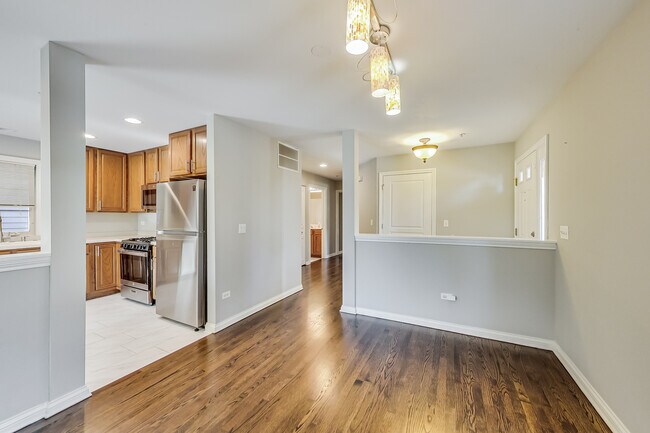 Foto del edificio - 2550 W Lake Ave