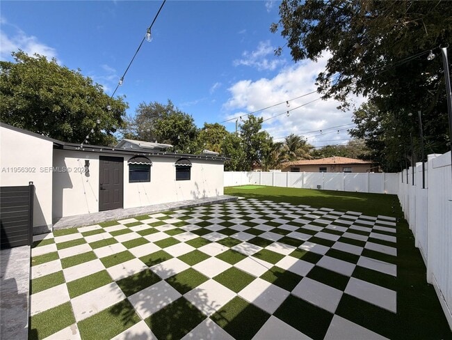 Foto del edificio - 1532 N Andrews Ave