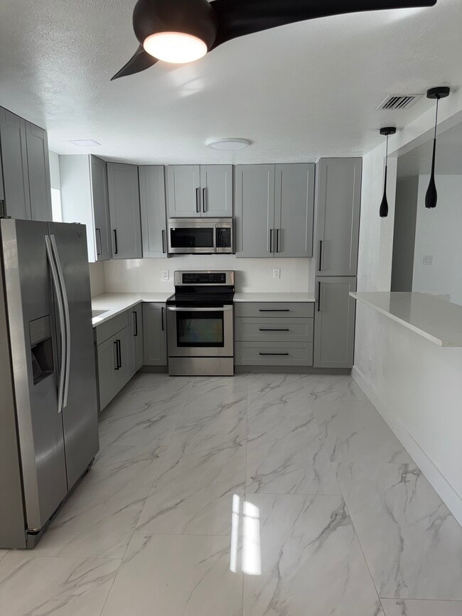 Foto del edificio - 1184 Milano Dr