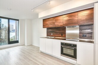Building Photo - 1133 Hornby St