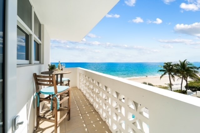 Building Photo - 4240 Galt Ocean Dr