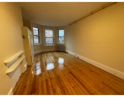 Primary Photo - 291 Beacon St