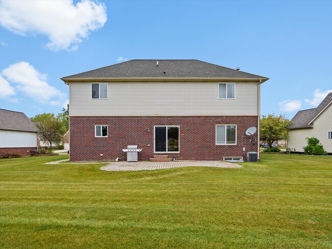 Building Photo - 2179 Lagoon Dr