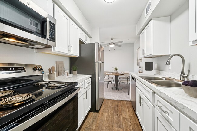 Building Photo - The Warwick