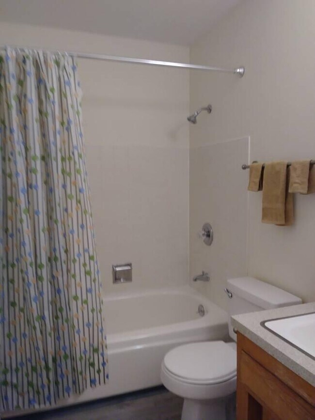 Building Photo - 1 bedroom in Seattle WA 98106