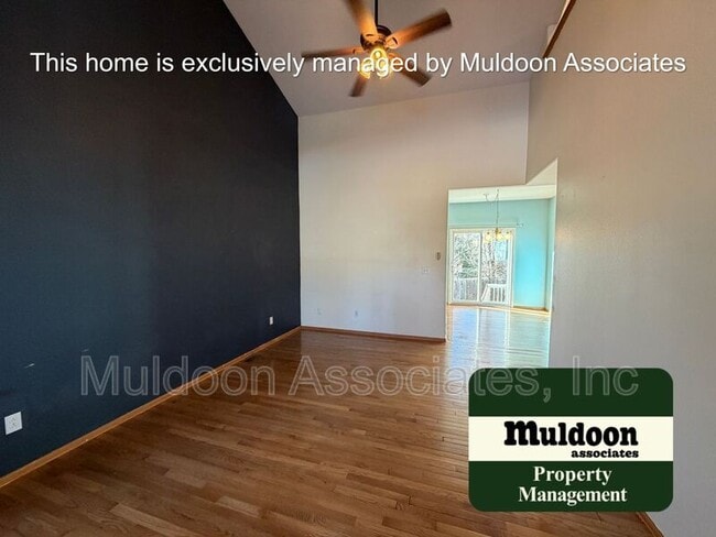 Foto del edificio - 821 Legend Oak Dr