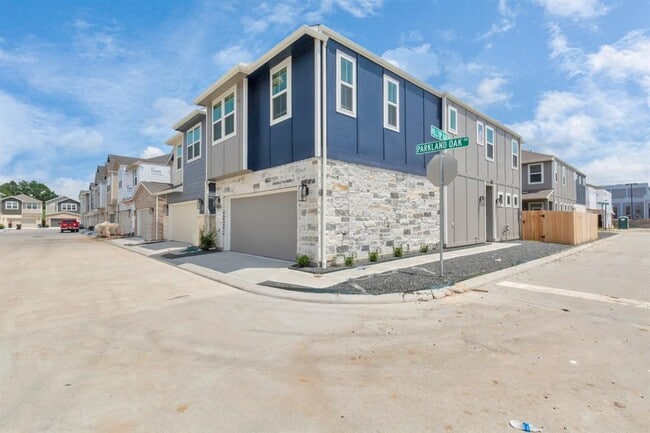 Building Photo - 1510 Parkland Oak Dr