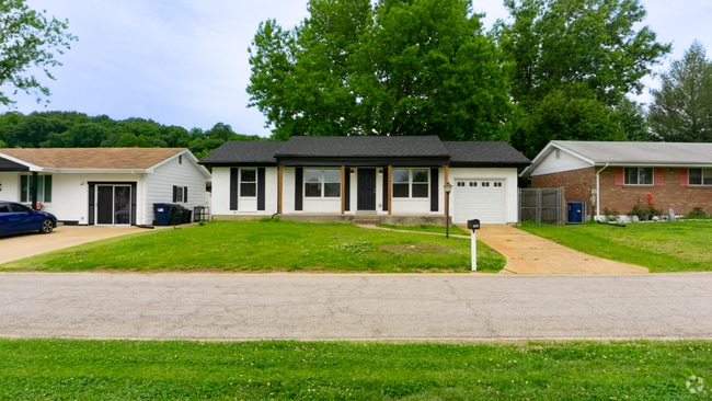 Building Photo - 3270 Bayshore Pky