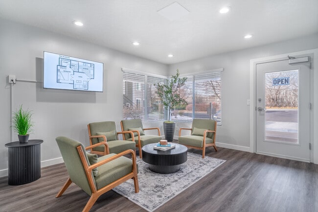 Leasing Office - Sun Chase