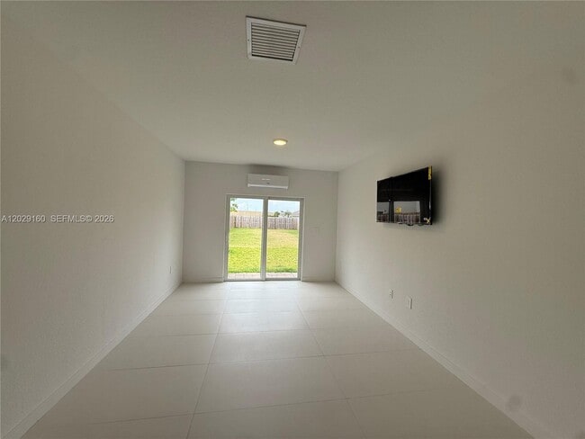 Foto del edificio - 13347 SW 274th St