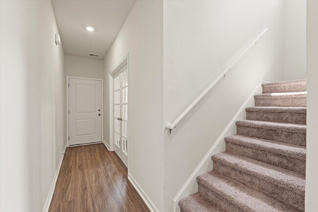 Foto del edificio - 4 Bedroom, 2.5 baths, with a 2 car garage located in Shell Point Farm.