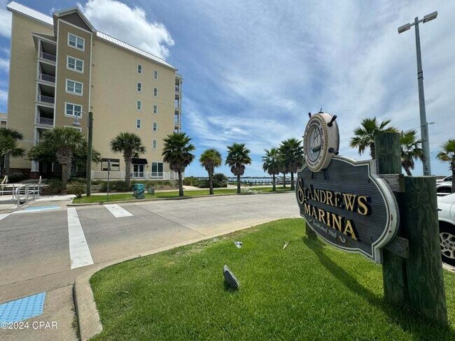 Foto del edificio - 3001 W 10th St