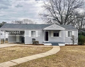 Building Photo - 3056 Highland Dr