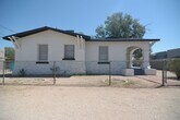 Foto principal - Charming 2 Bedroom 1 Bath House! Close to ...