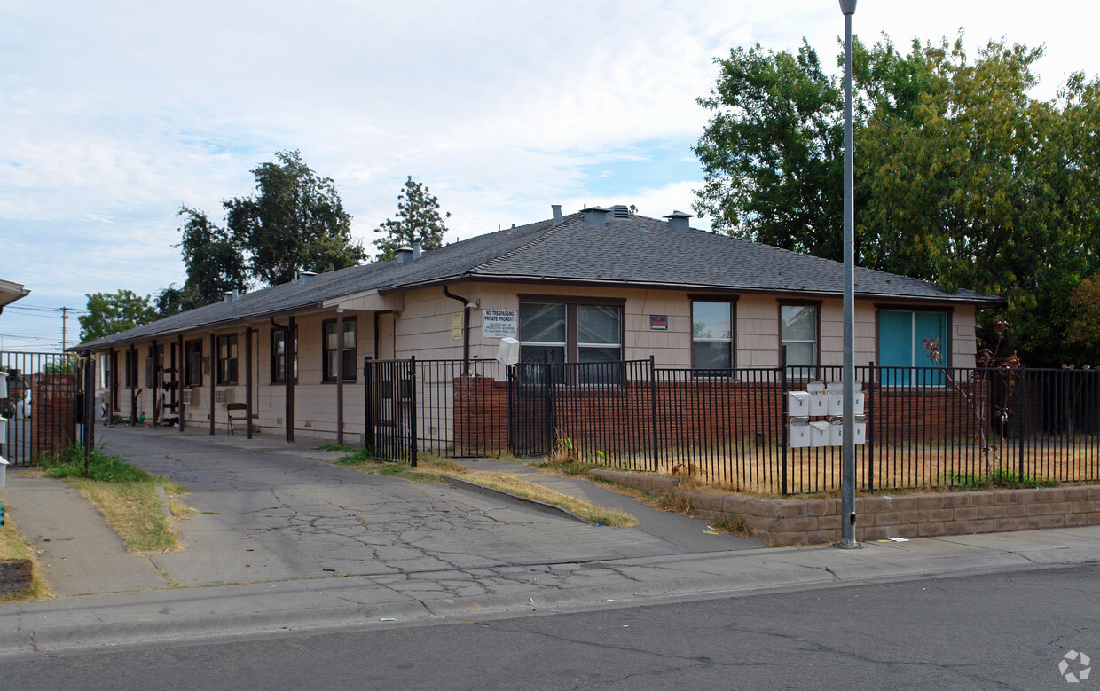 Primary Photo - 1511 Nogales