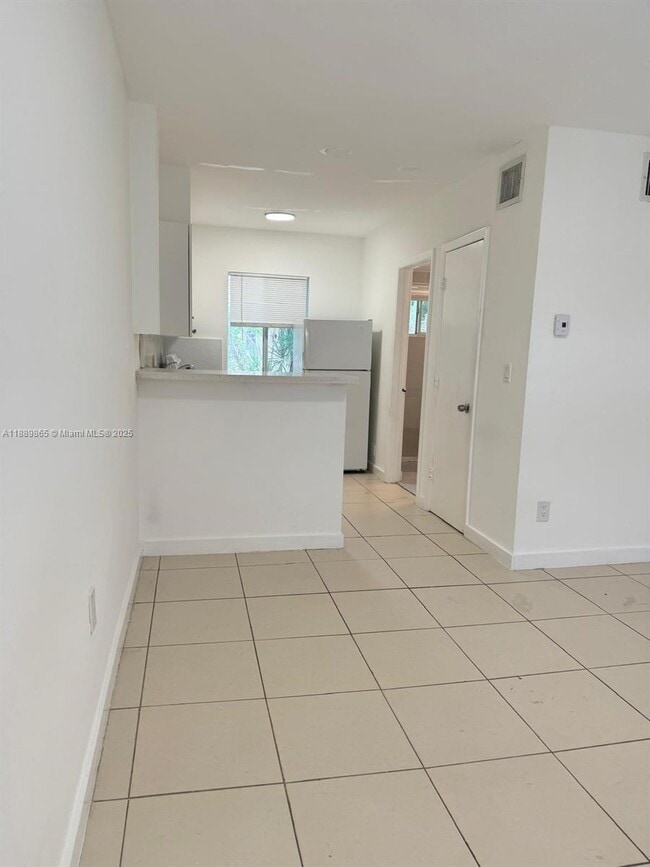Foto del edificio - 680 NE 88th Terrace