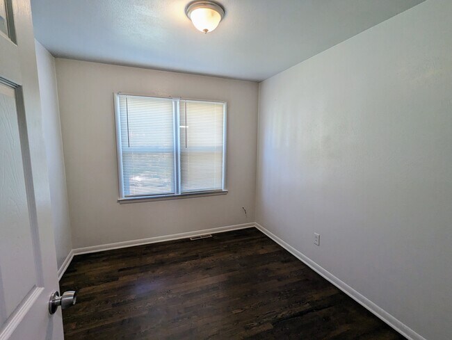 Foto del edificio - 3308 N McCoy St