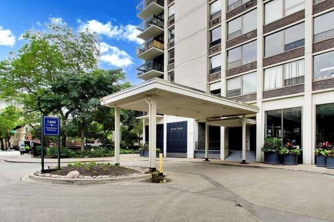 Building Photo - 1460 N Sandburg Terrace