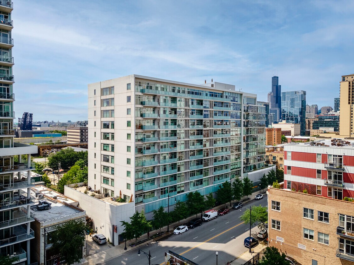 Foto principal - 1620 S Michigan Ave