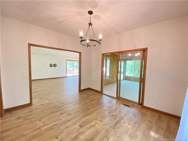 Building Photo - 3299 Liverpool Dr