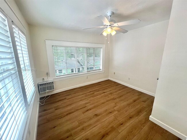 Foto del edificio - 229 NE 25th St