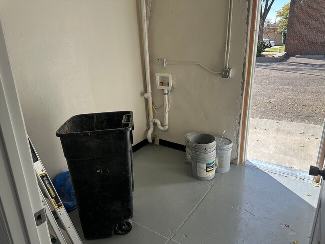 Building Photo - Newly Remolded large efficiency could also be used as a commercial property