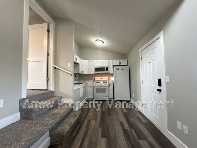 Building Photo - 877 N 26th St