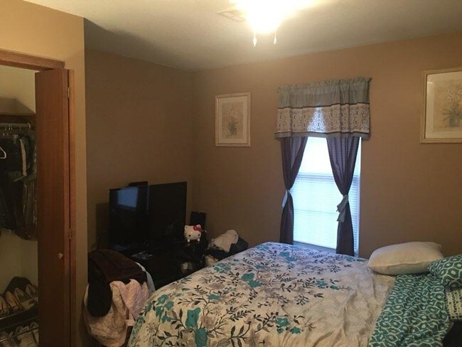 Foto del edificio - 611 S Mt Carmel St