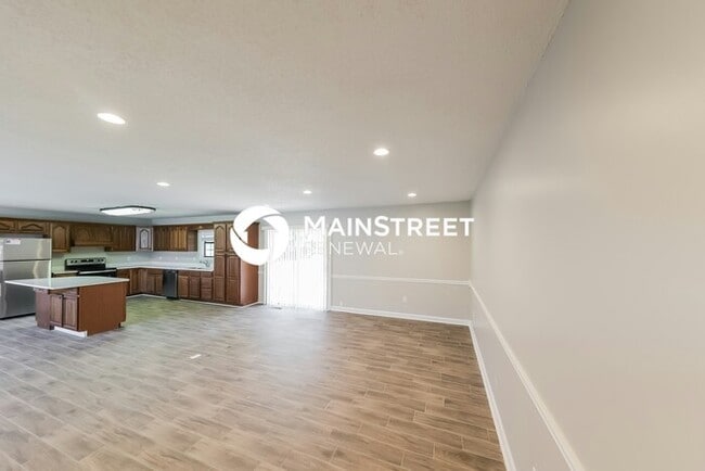 Building Photo - 3 Bedroom Pet-Friendly Home in MCCALLA, AL with Main Street Renewal